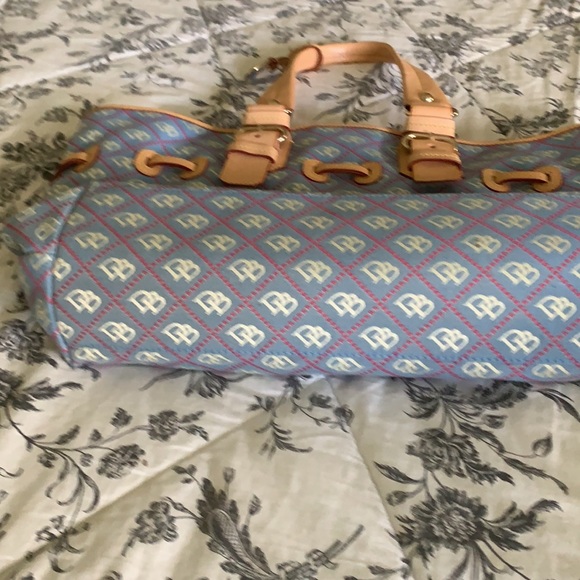 Large tote canvas with beautiful leather trims. - Picture 5 of 6